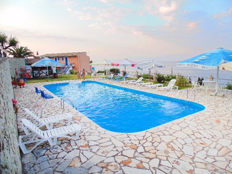 Corfu Hotel Apartments ベニテス エクステリア 写真