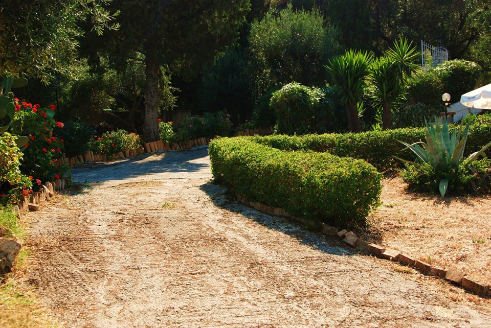 Corfu Hotel Apartments ベニテス エクステリア 写真